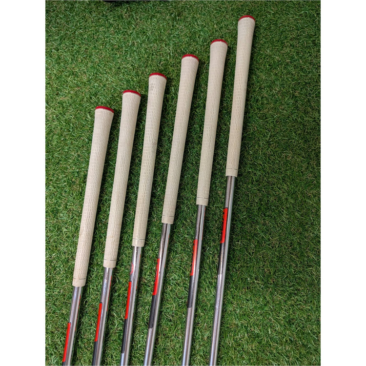 TaylorMade AeroBurner Eisen 5-PW KBS Stiff, top