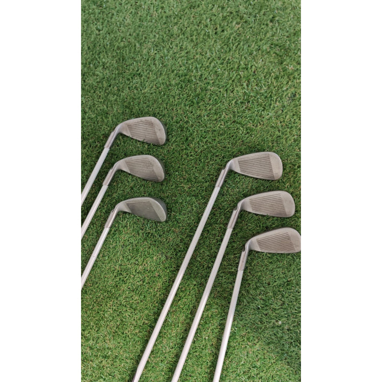 PING Rapture Damen-Eisenset (6, 7, 8, 9, PW, UW)
Ideal für Golferinnen