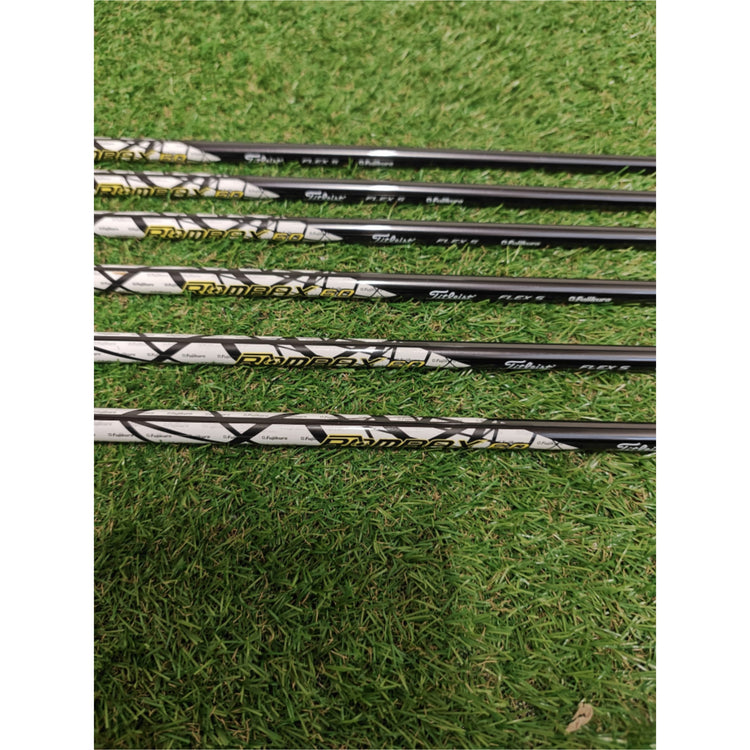 Titleist AP1 Eisenset 5–PW – Graphite Stiff Flex – Top Zustand