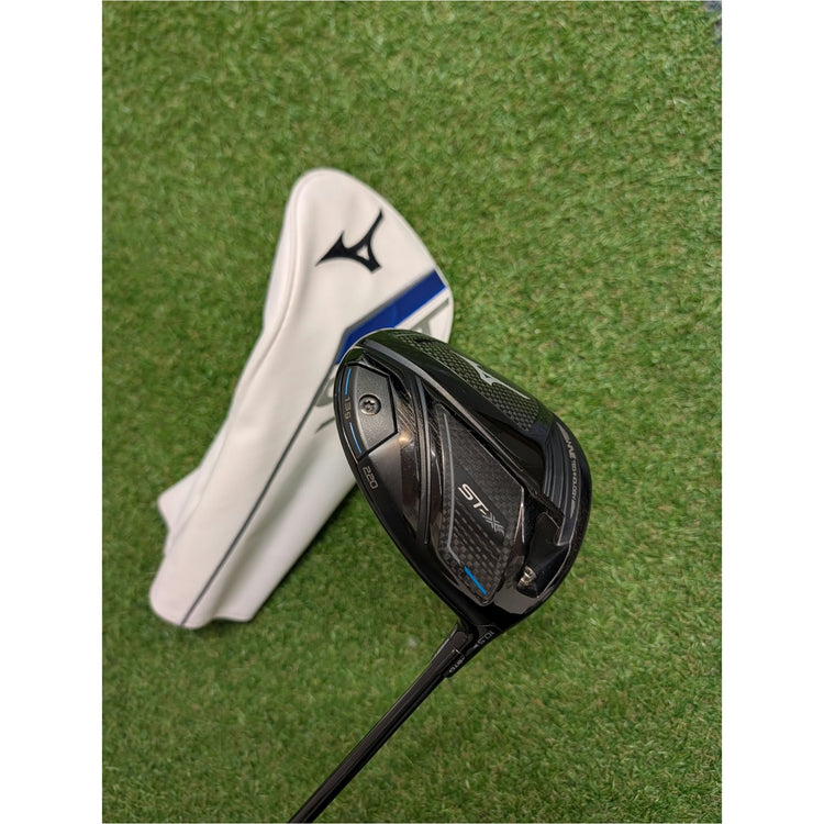 Mizuno ST-X Driver, Tour AD Stiff, inkl. Cover