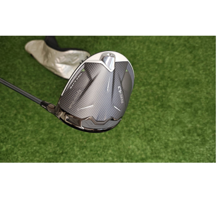 TaylorMade Qi35 Max Lite (10.5°) Driver in Stiff Flex
-Diamana PD 40 S Mitsubishi Chemical Schaft