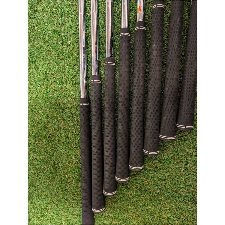 Titleist AP1 712 Eisen 4-PW + W (8 Schläger)