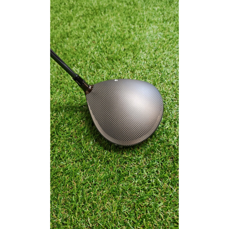 TaylorMade Qi35 Max Lite (10.5°) Driver in Stiff Flex

-Diamana PD 40 S Mitsubishi Chemical Schaft